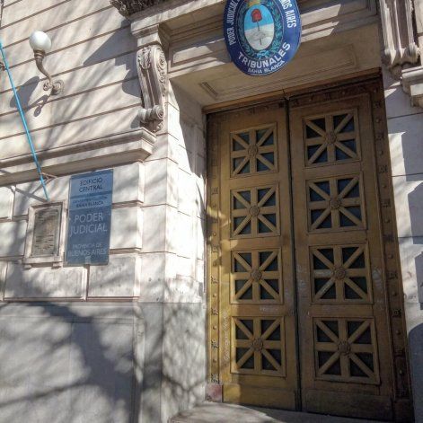 El policía irá a prisión por filtrar datos sobre allanamientos según determinó la justicia en Bahía Blanca.&nbsp;