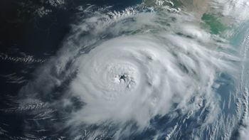 El ciclón tendrá lugar principalmente en el sur de Brasil y luego llegará a la Argentina, afectando a catorce provincias. El ciclón tendrá lugar principalmente en el sur de Brasil y luego llegará a la Argentina, afectando a catorce provincias.