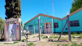 Entrada libre. Los ladrones volvieron a robar el alambrado que cerraba el perímetro del centro de salud de Costa Norte. 
