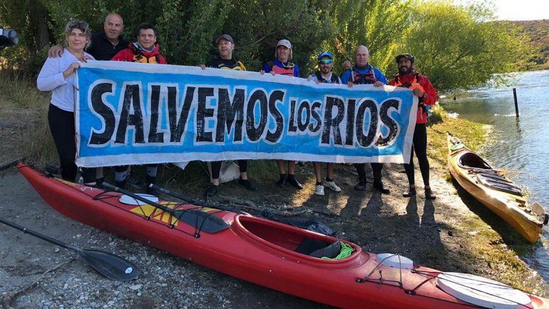 Comenzó la travesía de 550 km de remo para salvar los río del Alto Valle