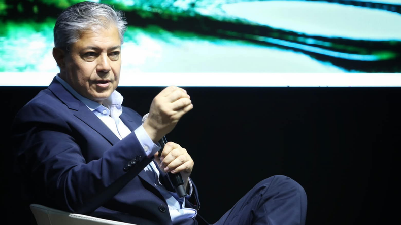 Rolando Figueroa lanzará un plan plurianual para llevar el gas neuquino a todos los hogares