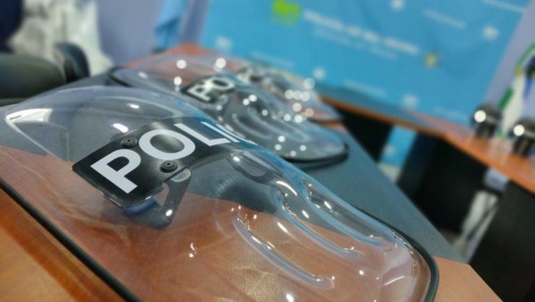 Entregaron escudos y cascos a los Grupos COER de la provincia 