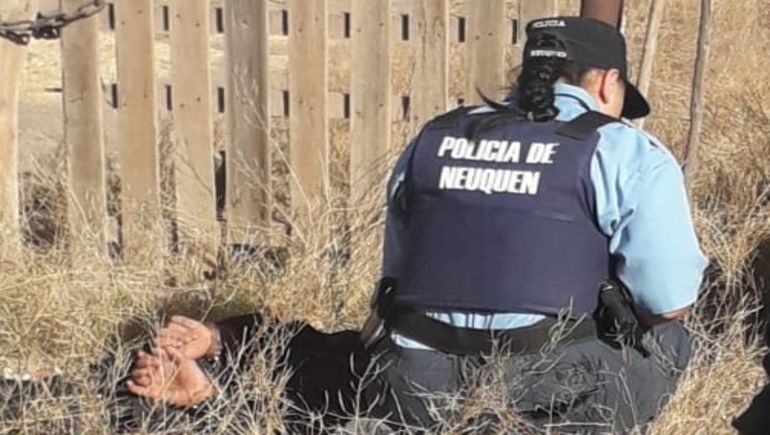 Vecinos atraparon a tres ladrones que asaltaron a un remisero