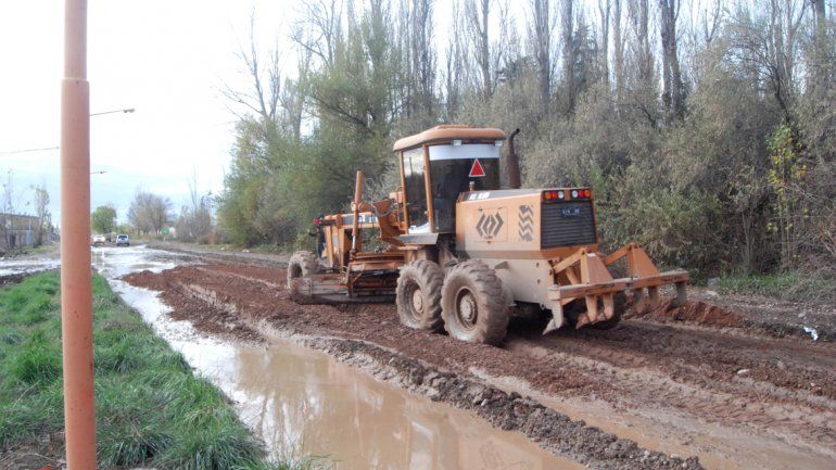 El Municipio no tiene máquinas suficientes y las contrata. Sin embargo