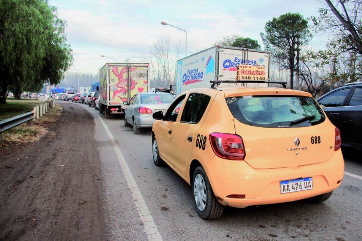 Se esperan demoras del lado de Cipolletti-Neuquén.