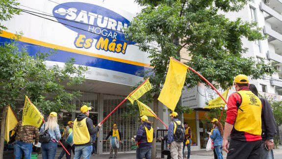 Los trabajadores despedidos por Lucaioli aseguraron que continuarán con las protestas hasta que se solucione su situación.