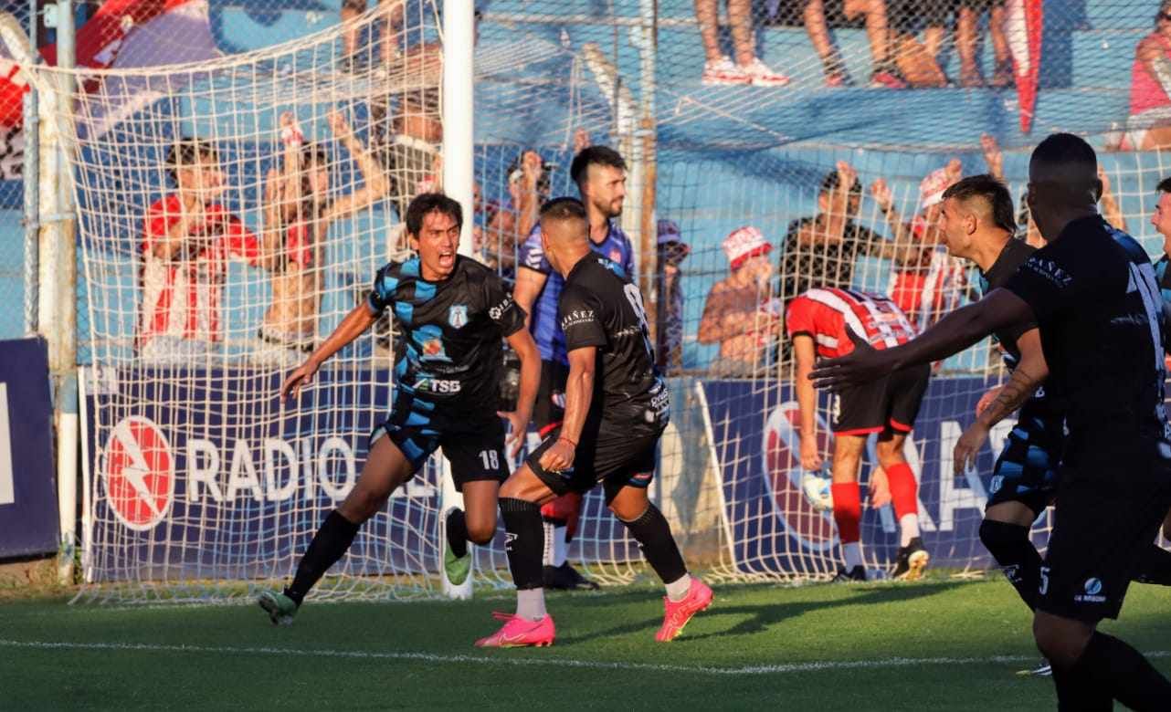 Inda puso el empate en los 90 y después Rincón ganó por penales. Fotos: Fabián Ceballos