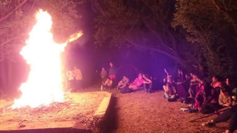 Exploradores aseguran haber visto la imagen de la Virgen en un fogón