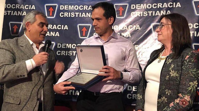 Premiaron en Buenos Aires al ginecólogo Rodríguez Lastra por obstruir un aborto legal