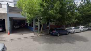 Intentó salir del estacionamiento, chocó y el gimnasio deberá pagar