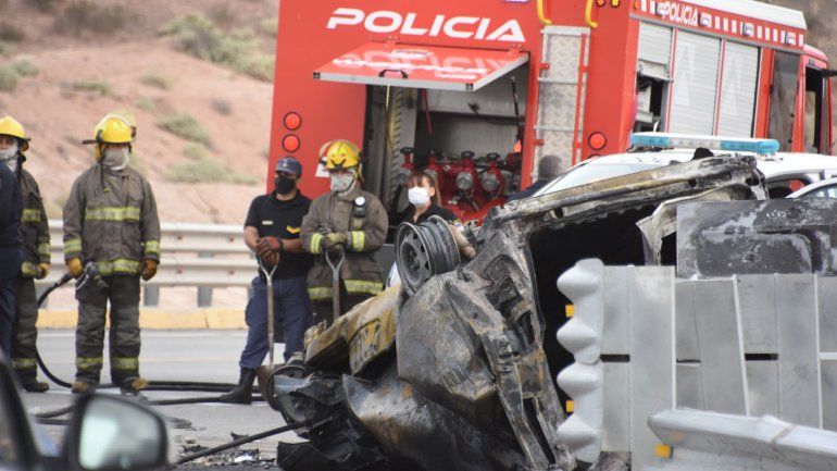 Fatal vuelco e incendio en el puente sobre Ruta 7 
