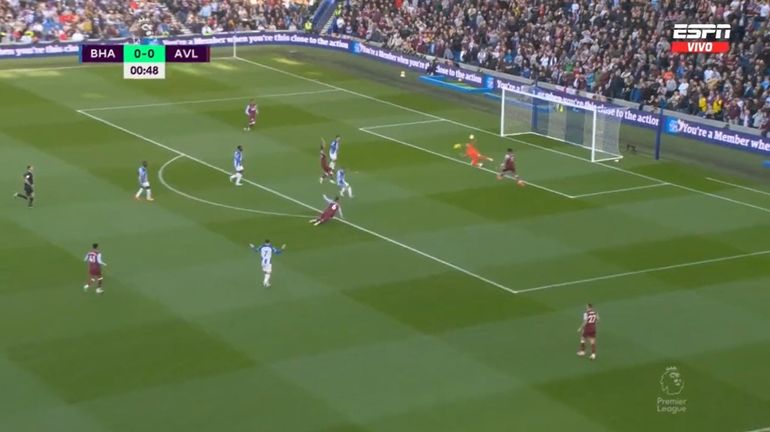 ¿Qué hiciste Dibu? Por un error de Martínez, Mac Allister marcó un gol histórico