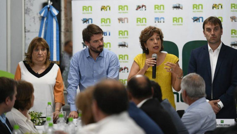 Carreras recibió a  los 39 intendentes de la provincia