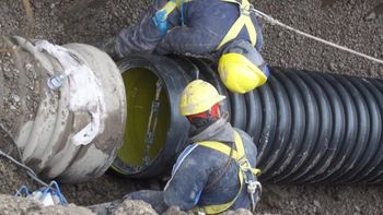 Se puso en marcha el proceso licitatorio para ampliar la red cloacal en General Roca. Foto: Gentileza.