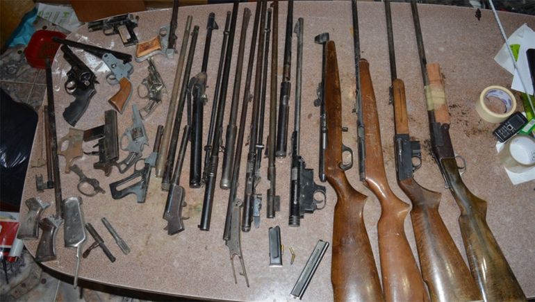 Hicieron un allanamiento por un caso de grooming y dieron con armas