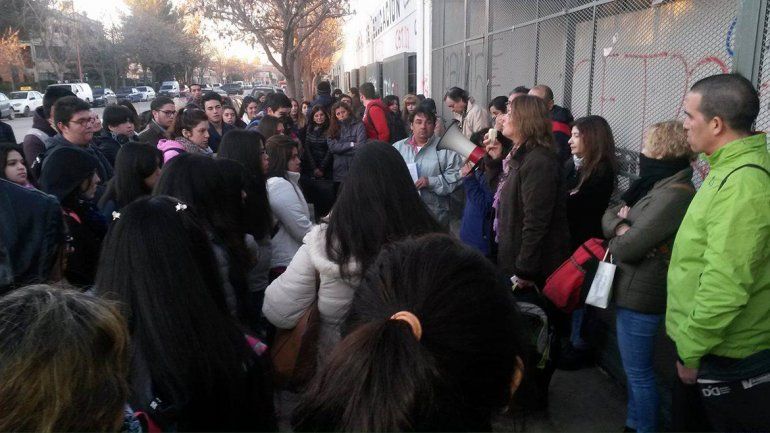Ante la posible toma del edificio, el Consejo decidió cerrar sus puertas