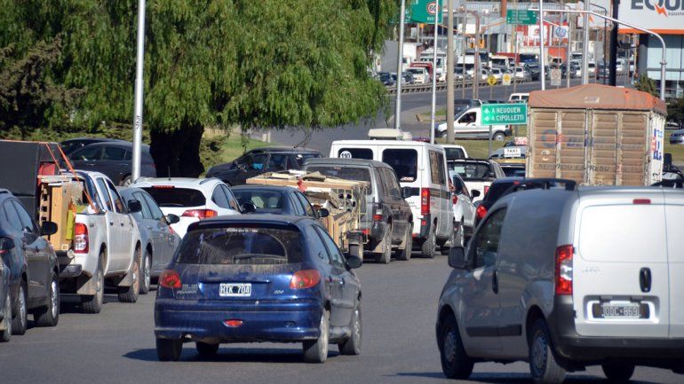 Así se vivió el primer día de caos de tránsito en los puentes