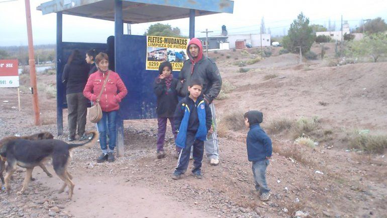 La espera del colectivo en Las Perlas es eterna