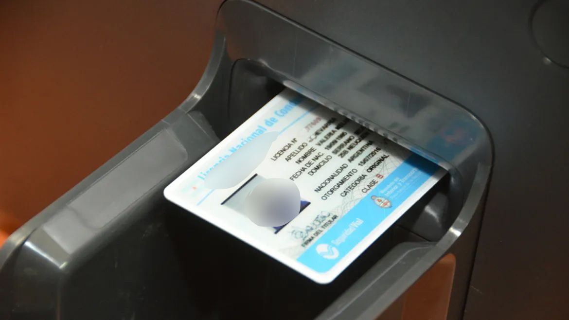 El carnet de conducir se podrá tramitar en el DVN.