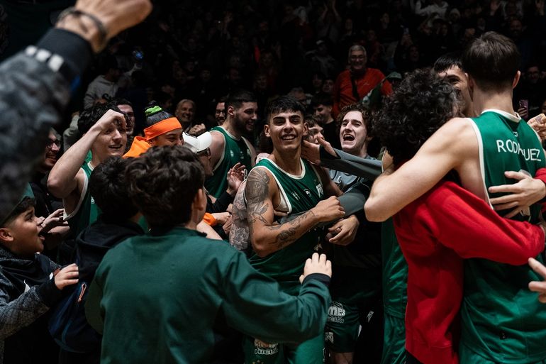 El mejor triple de la historia en la Liga Nacional de básquet para que Ferro le gane a Boca