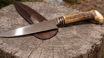 Un viaje sin plan que terminó en un taller de cuchillos en Villa La Angostura | LMCipolletti.com Un viaje sin plan que terminó en un taller de cuchillos en Villa La Angostura