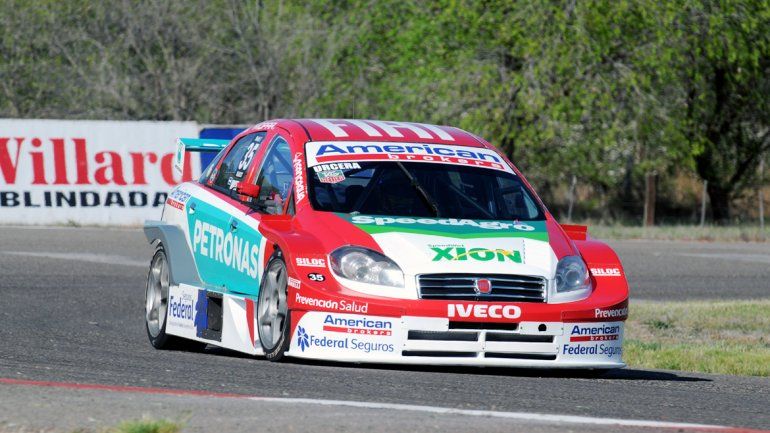 Urcera corre en Córdoba por el título del Súper TC 2000 con el Fiat Linea.