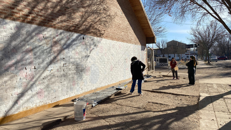 Los cambios comienzan a materializarse gracias al accionar de voluntarios y padres de la Escuela 338 de Cipolletti.