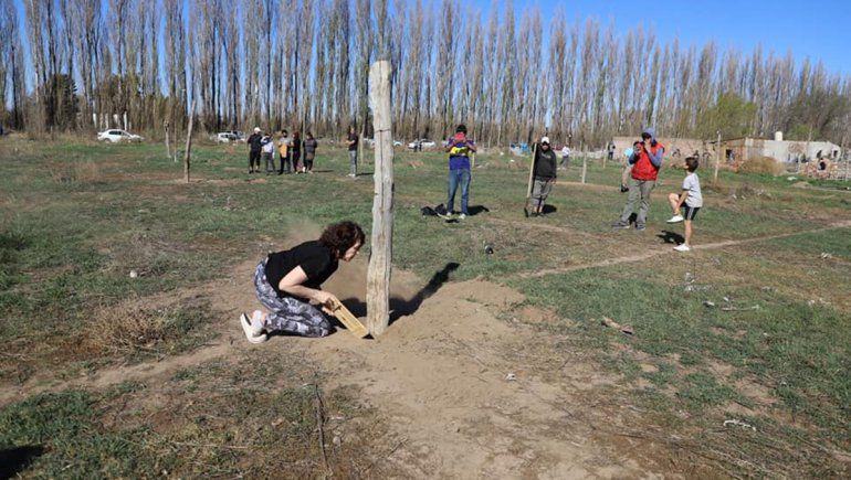 Tensión y bronca por la usurpación de una chacra en Allen 