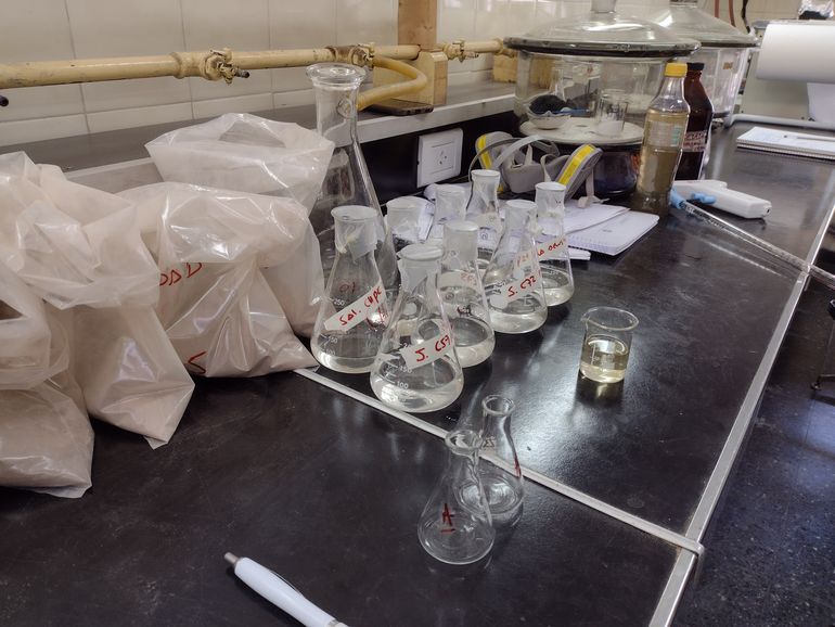 Brinda servicio de análisis de agua para riego