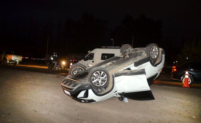 Choque y vuelco en la ruta 151 dejó dos heridos