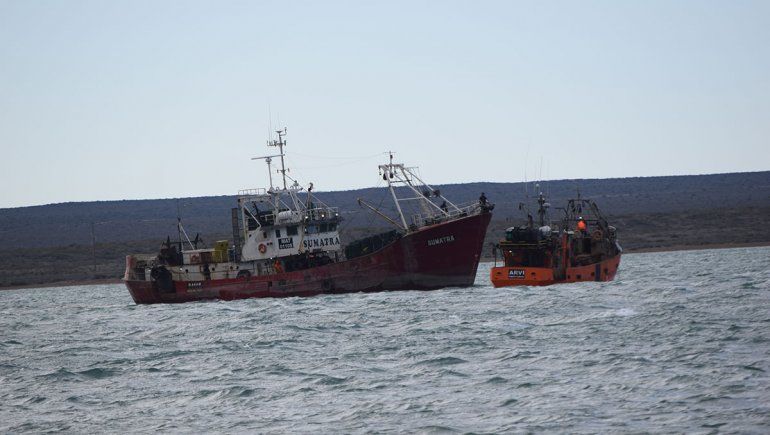 No pudieron liberar al barco encallado en San Antonio Oeste