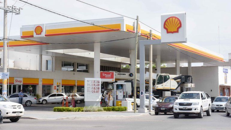 Shell se sumó a YPF y bajó el precio de sus combustibles