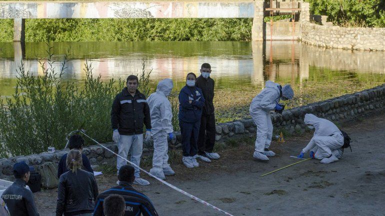 Misterio en Bariloche: hallaron el cuerpo de una mujer en un arroyo