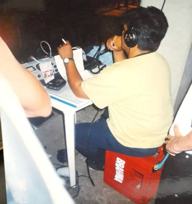 Sergio supo transmitir sentado en un cajón de cervezas. Pasión y amor por la profesión.