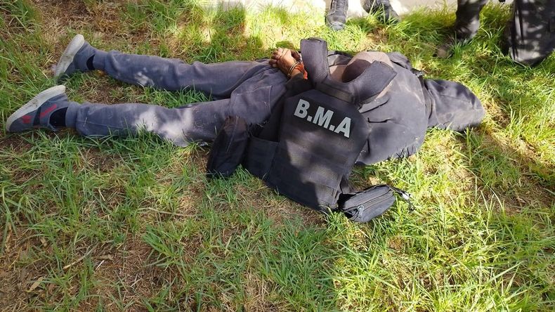 El hombre fue detenido luego de esconderse en el patio de una vivienda. Gentileza.