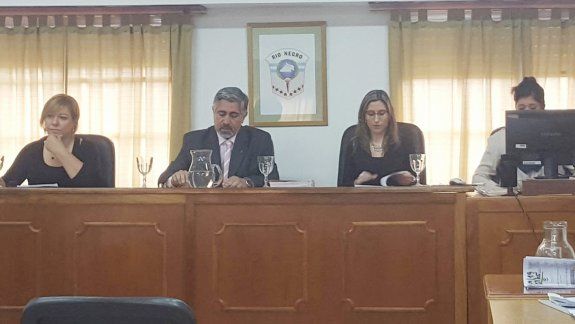 El tribunal cipoleño que presidió el juicio oral contra los policías estuvo integrado por Álvaro Meynet, Florencia Caruso y Sonia Martín.
