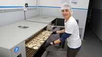 era docente de economia, llego al alto valle en busca de trabajo y descubrio el mundo de la cocina viva