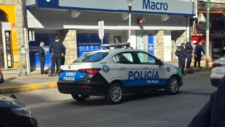 Un jubilado falleció mientras realizaba trámites en un banco de Bariloche.