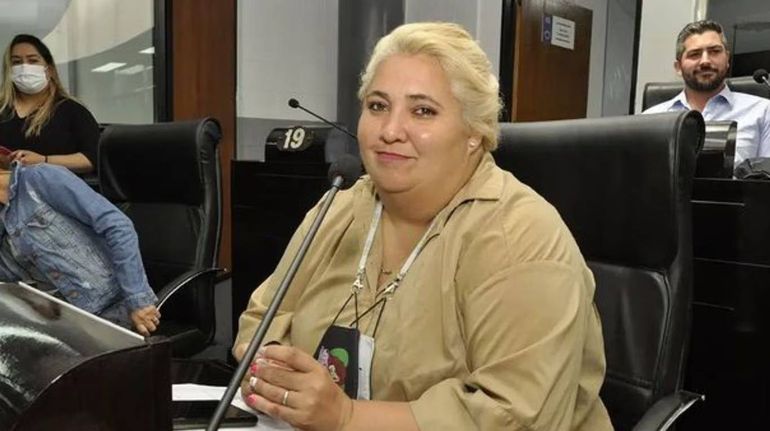 Murió la concejala del FdT que fue quemada por su pareja