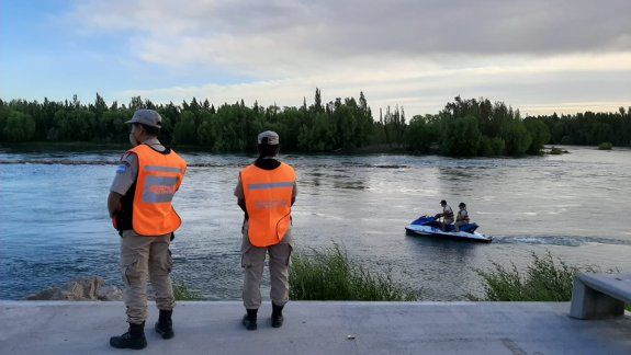 Continúa la búsqueda del adolescente que desapareció en el río