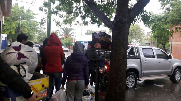 Muchos vecinos acercaron donaciones al Rotary Club de Cipolletti.