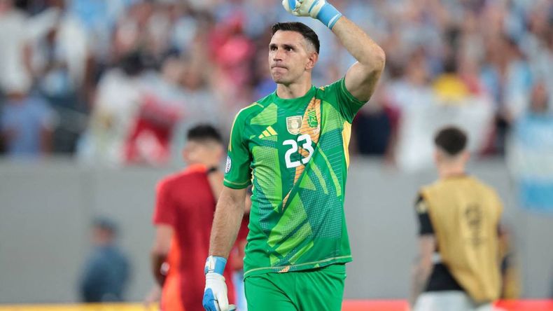 En la historia de la Selección: las dos marcas que puede acrecentar el Dibu Martínez en la doble fecha FIFA