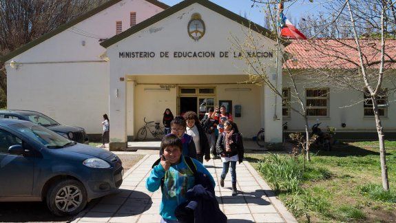 A&nbsp;través&nbsp;de&nbsp;un&nbsp;trabajo&nbsp;coordinado&nbsp;por&nbsp;los&nbsp;15&nbsp;Consejos&nbsp;Escolares,&nbsp;entre&nbsp;las&nbsp;7&nbsp;y&nbsp;las&nbsp;9,&nbsp;se&nbsp;realizará un operativo especial de limpieza.&nbsp;