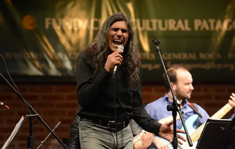 Murió Cacho Lobello, ícono del rock de la región