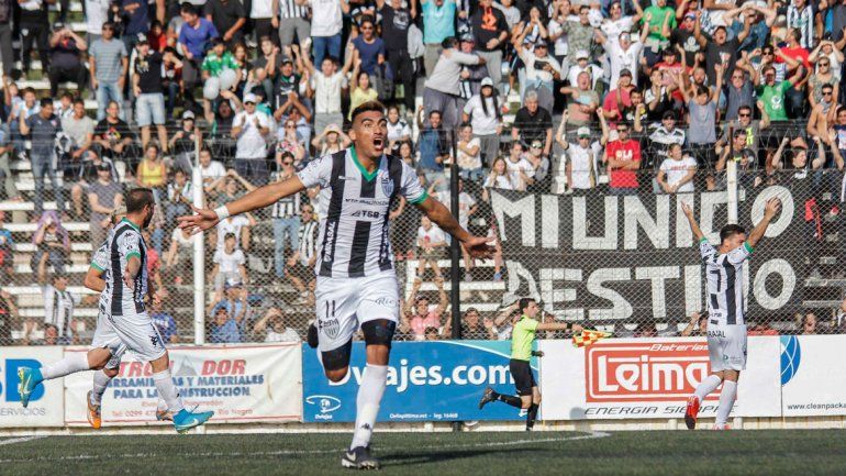 Cipo ganó un partido que se vivió con mucha tensión desde el principio. La gente acompañó en gran número