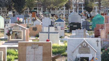 haran cremaciones gratuitas en el cementerio local