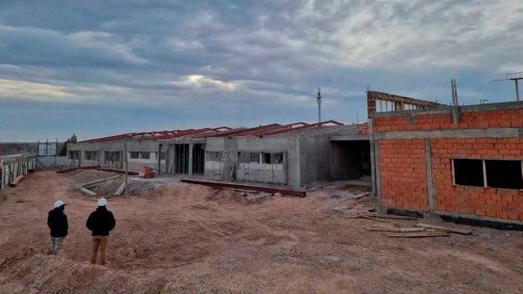Marchan a buen ritmo las obras del colegio secundario de Las Perlas
