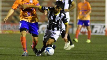 Pinto recibió un golpe en Bahía que lo obligó a salir, pero se recuperó y dirá presente ante el Rojo.