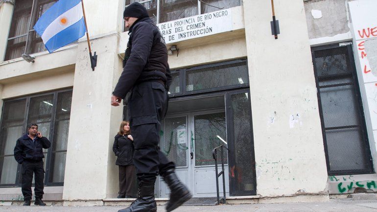 El profesor abusador vivió en Puente 83 y en Fernández Oro.