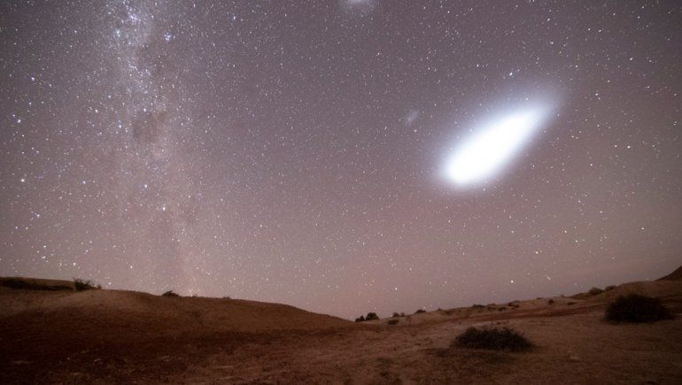 El astrofotógrafo Gastón Marques capturó en imágenes la misteriosa luz en el cielo del Alto Valle. 